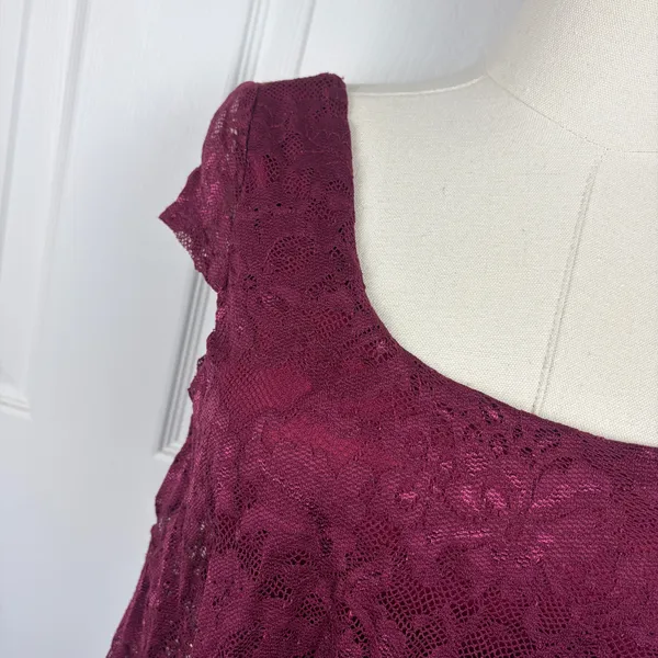 Charlotte Russe burgundy lace top - Image 3