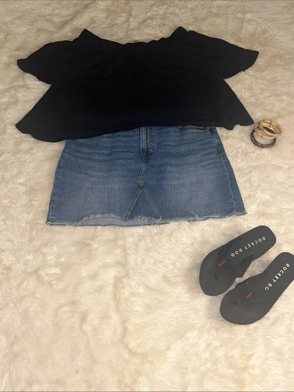 Go Couture Black Off-Shoulder Ruffle Crop Top NWOT. - Image 7