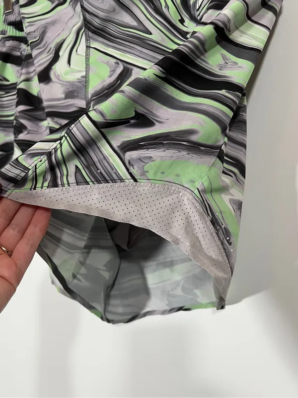 Lululemon Hotty Hot Shorts 4” Special Edition Paint Glide Warp Multi Chrome - Image 3