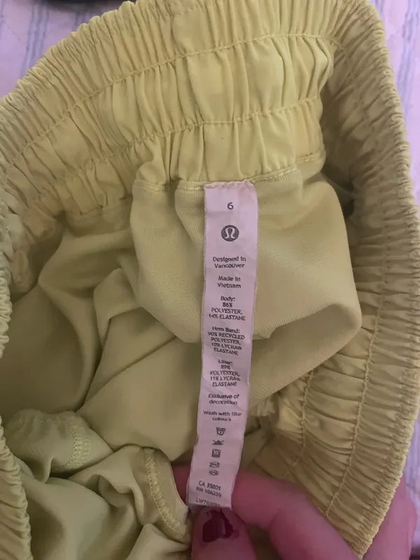 Lululemon Hotty Hot 4" - Image 3