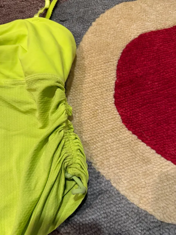 Lululemon Rare Older Style Neon Green Ruched Crop Workout Tank Top Size 4 - Image 2