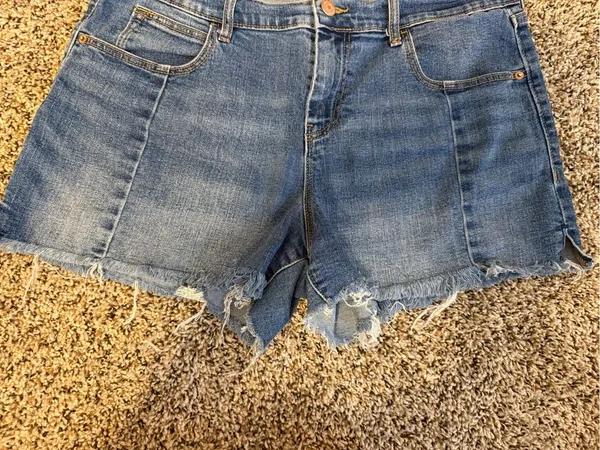 Old navy frayed hem jean shorts 12 - Image 2