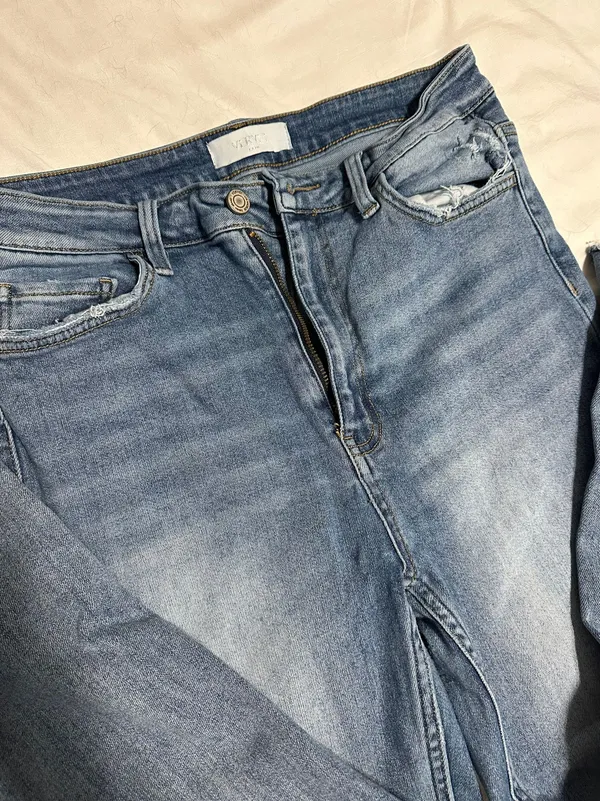 Vervet Boyfriend Jeans - Image 5