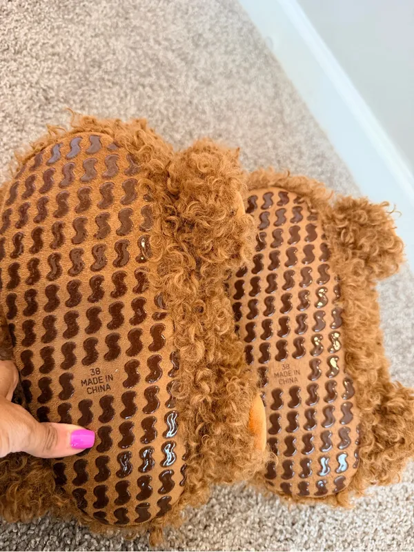NWT Skims Curly dog faux fur slippers in chai size 38 new in bag - Image 11