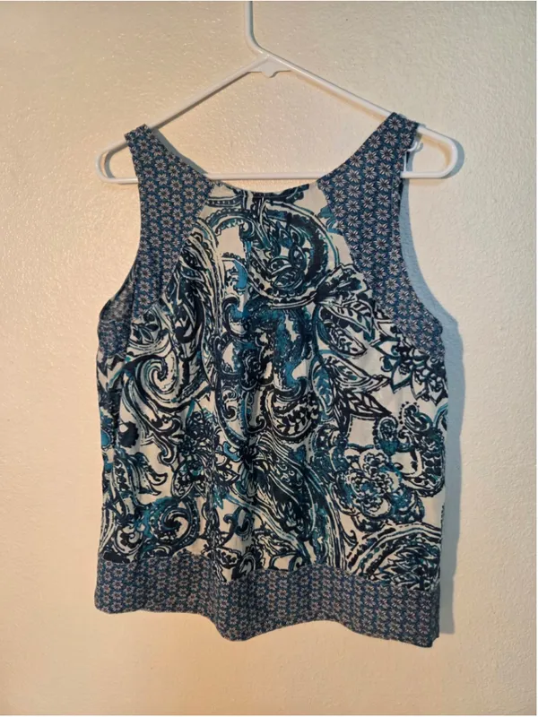 Tommy Hilfiger Women’s Paisley Floral Ruffle Scoop Neck Blouse Blue Size M W-174 - Image 2