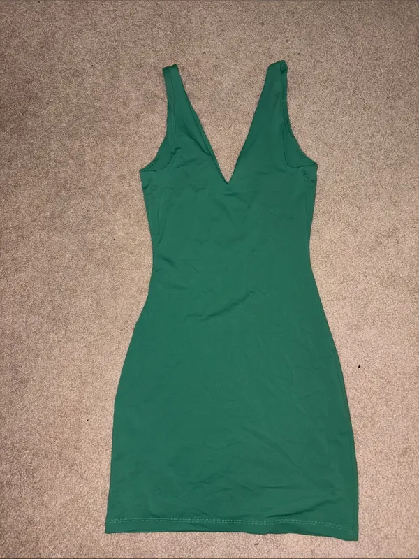 Aritzia Babaton Deep V-Neck Sculpt Bodycon Mini Dress Green XXS - Image 5