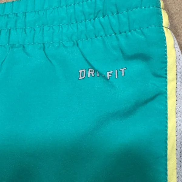 Nike Women's Dri-FIT Tempo Running Shorts - Image 7