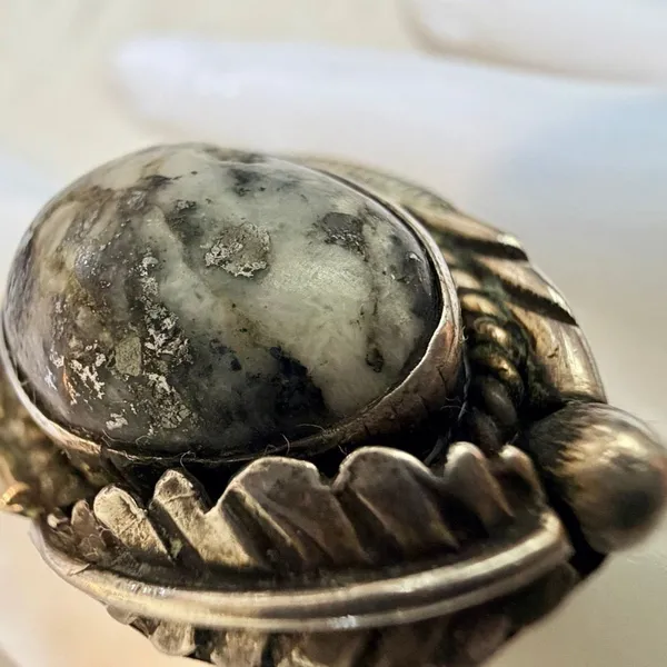 Vintage Sterling Silver Southwestern white buffalo Statement Ring - Image 5