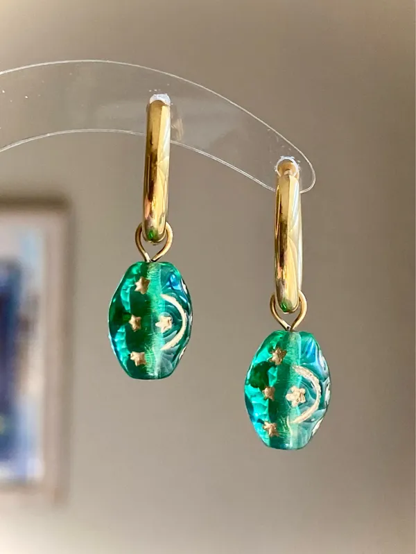 Handmade boho vintage fairy whimsical style quality Czech glass moon/star hoop earrings🌝🌠💚⭐️ - Image 3