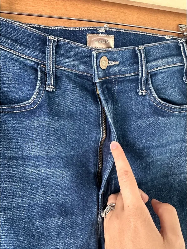 MOTHER The Hustler Ankle Fray Kick Flare Jeans in Home Movies Wash Women’s 27 - Image 4