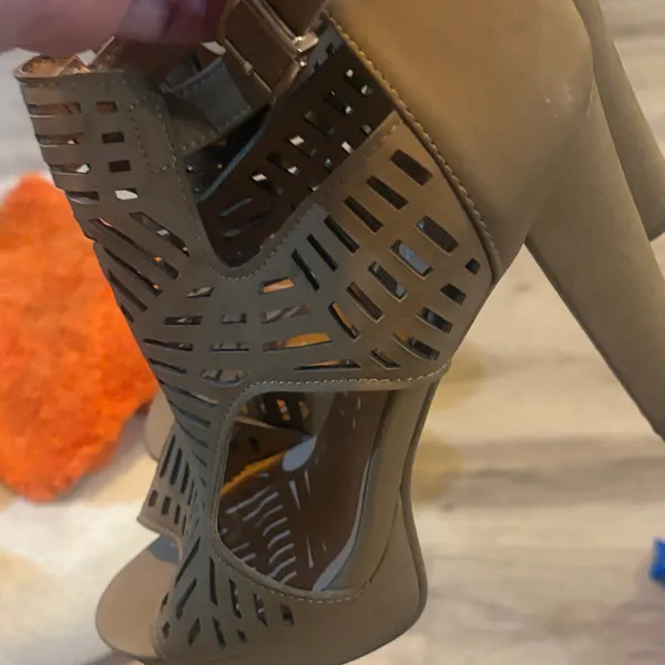TOP Moda Brown Cutout stacked tan gladiator heels size 9 - Image 12