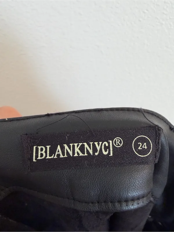 NWT BlankNYC Lonestar Black Faux Leather Shorts 24 - Image 6
