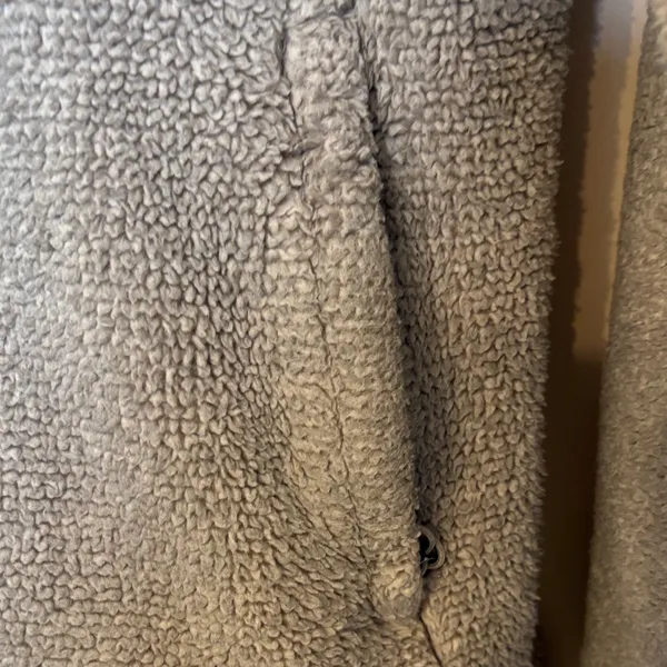 The North Face Women's Light Gray Teddy Fleece Full-Zip Jacket - Image 4