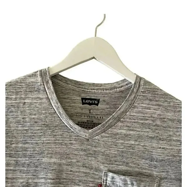 Levi’s V-Neck Gray Athletic Short Sleeves Men T-Shirt SZ S #1076 - Image 6