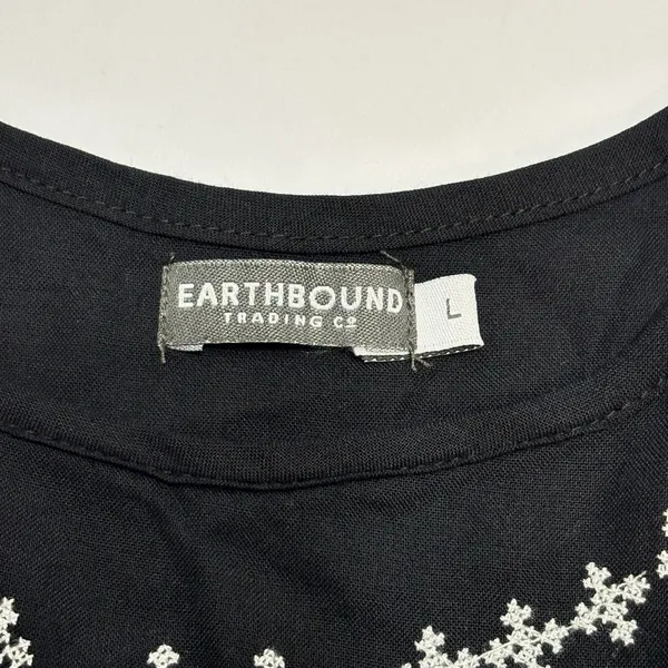 Earthbound Trading Co. Boho-Style Embroidered Fringe Tank Top Large Cropped - Image 5