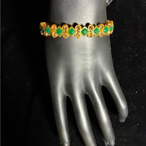 Elegant Gold and Green Bracelet - Image 2