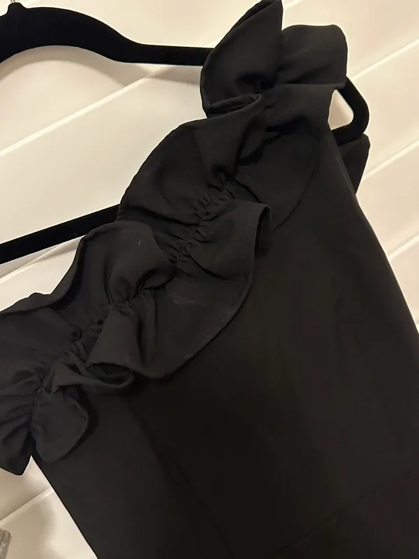 One Shoulder Ruffle Dress Black - Image 3