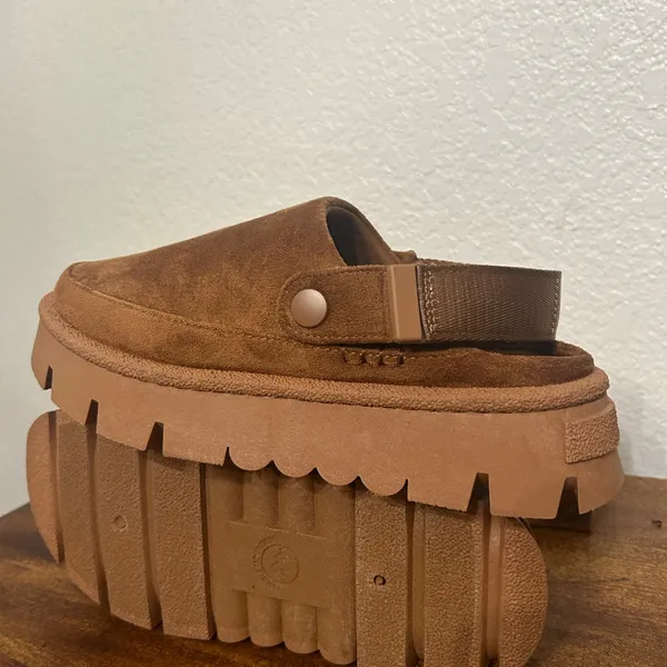 Cliffs by WHITE MOUNTAIN Women’s Suede Platform Clog in Brown - Image 5
