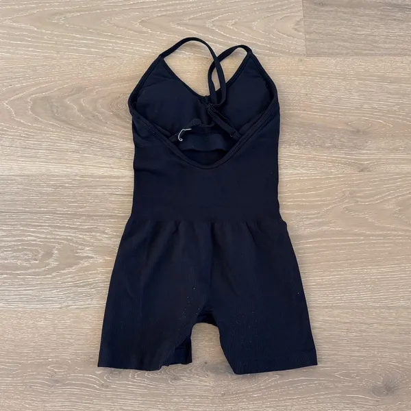 Alo Yoga Onsie Seamless Ribbed Size extimated XS Black - Image 2
