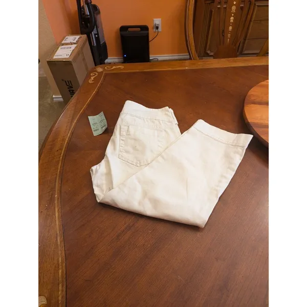 Cache White Denim Capri Jeans Women’s Size 4 - Image 15
