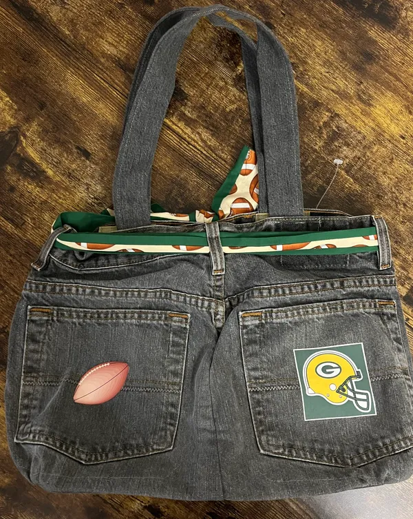 Handmade | Green Bay Packers Denim Purse. - Image 11