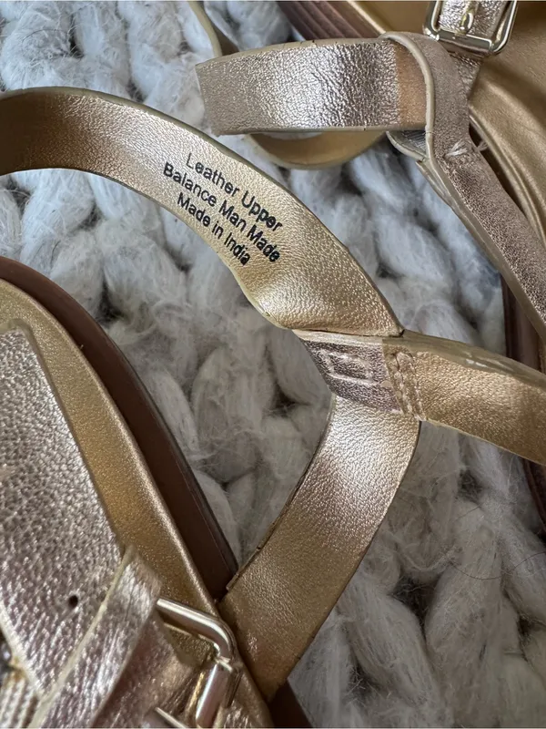 Naturalizer Gold Fifi Toe Loop Flat Sandal, size 7 - Image 10