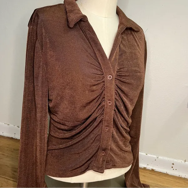 JUST POLLY NWT Chocolate Brown Ruched Front Long Sleeve Top Size L‎ - Image 4