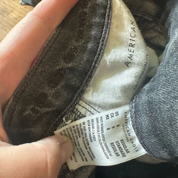 American Eagle 90’s boyfriend destroyed black size 8 jeans - Image 3