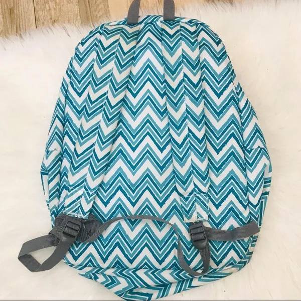 Columbia Sportswear Varsity Day Backpack turquoise and pink chevron - Image 3