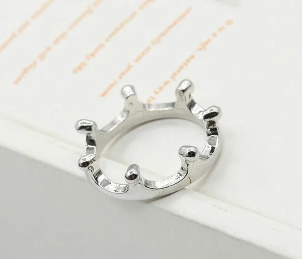 Simple Silver Crown Ring Size 5 - Image 3