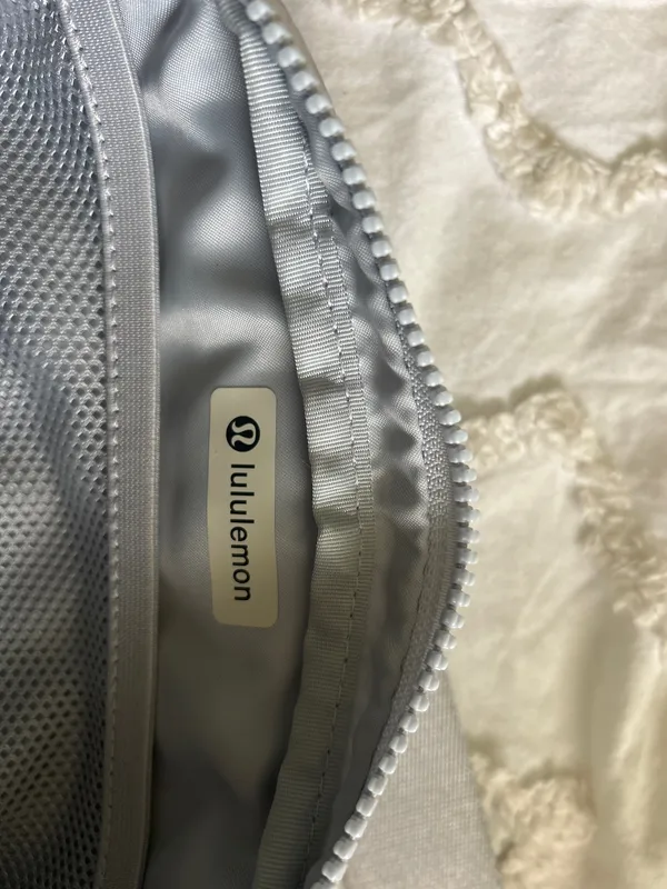 Lululemon Gray Camo Fanny Pack - Image 4