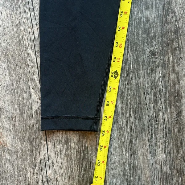 Lululemon leggings size 8 black full length - Image 5