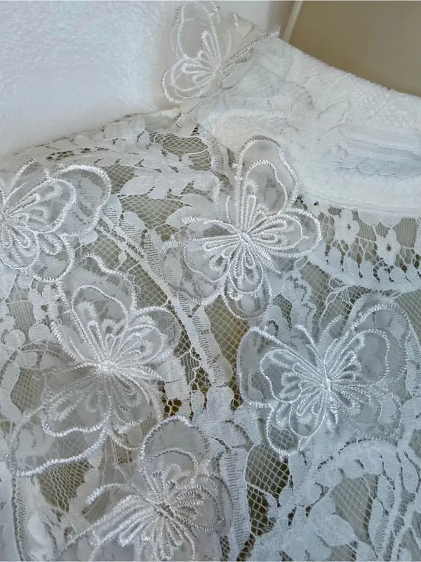INA White Lace High Neck Blouse 3D Butterflies Size L Back Zipper - Image 5