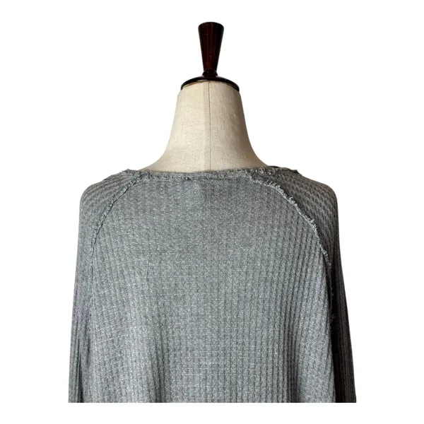 We The Free Shirt Women Medium‎ Gray Oversized Waffle Knit Laguna Thermal Tee - Image 8