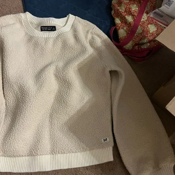 Abercrombie large‎ Sherpa sweater - Image 4