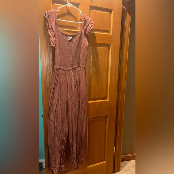 T.J.Maxx Rust colored Jumpsuit with ruffled shoulders White Size XL - Image 3