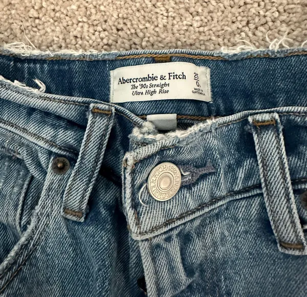 Abercrombie Jeans - Image 3