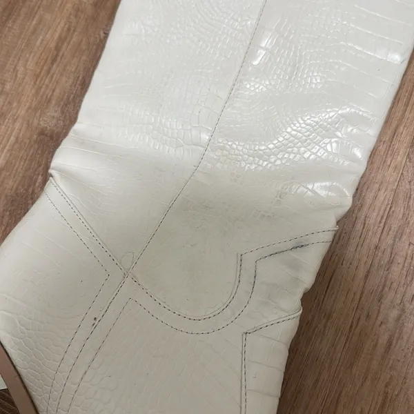 White Croc Embossed Pointed Toe Block Heel Knee High Western Boots, Size 40‎ - Image 9