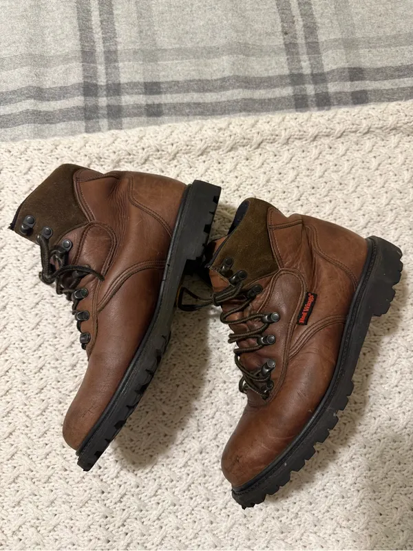 Red wing Women’s Brown Leather Ankle Boots Rugged Lace up Booties size 8 - Image 2