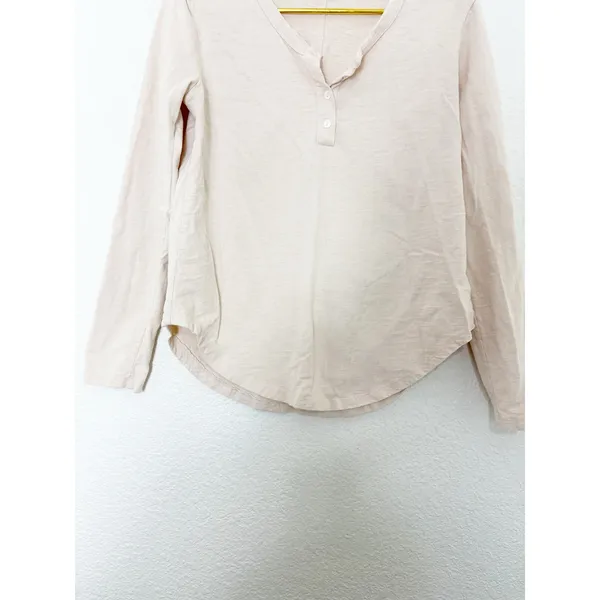 Pomander Place Tuckernuck Long Sleeve Mercer Henley Top Size Medium Oatmeal - Image 10