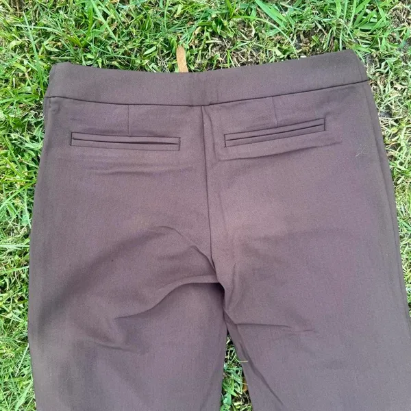 H&M brown flare mid-rise trousers. Size US 2. New with tags - Image 3