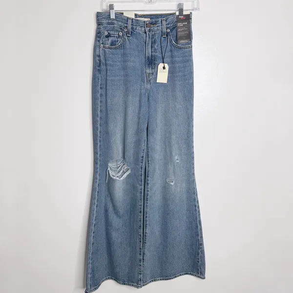 NWT‎ Levi’s Women’s High Rise Loose Flare Leg Relaxed Ripped Knee Size 25 x 32 - Image 2
