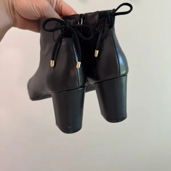 Stuart Weitzman Gardiner Black Lambskin Leather Tie Back Block Heel‎ Booties 7B - Image 7