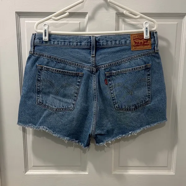Levi's Premium 501 High Rise Short Size 32 Distressed 100% Cotton Non Stretch - Image 4