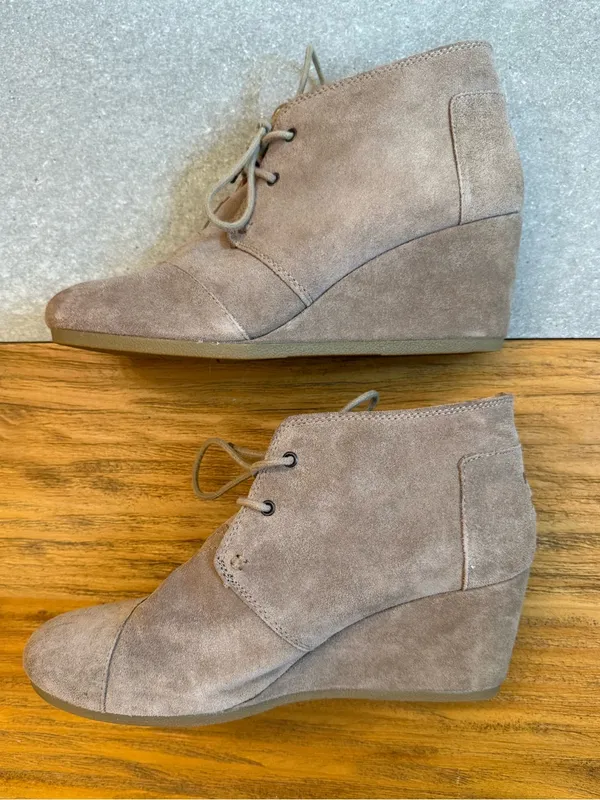 TOMS Desert Wedge Taupe Suede Lace-Up Bootie Size 11 - Image 5