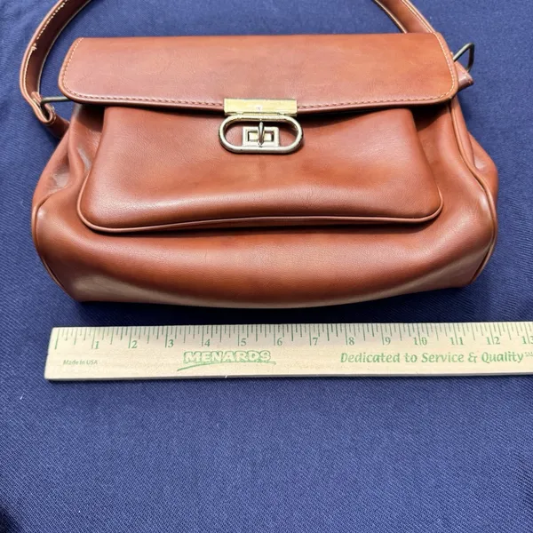 Vintage 70s Cognac Brown Leather Shoulder Bag with Gold Turn Lock - Image 6