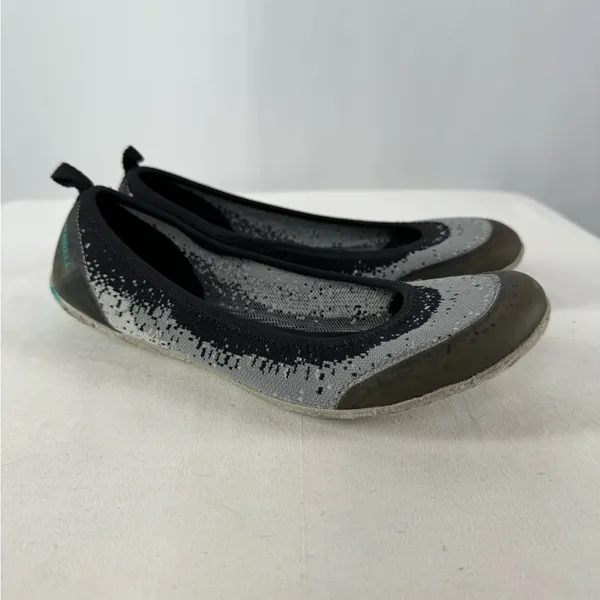 Merrill Synthetic Round Toe Flat in Grey‎ Size 6.5 - Image 4