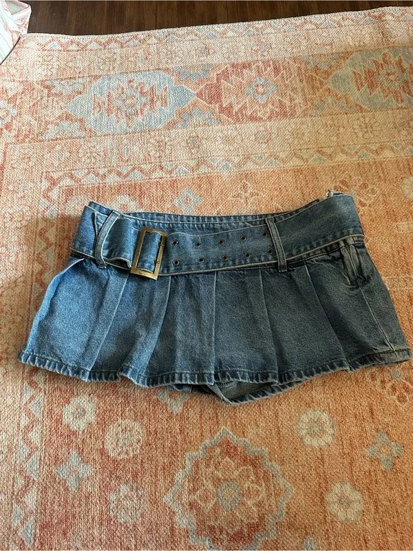 Edikted denim pleated low rise micro skirt skort preppy going out Y2K size Large - Image 4