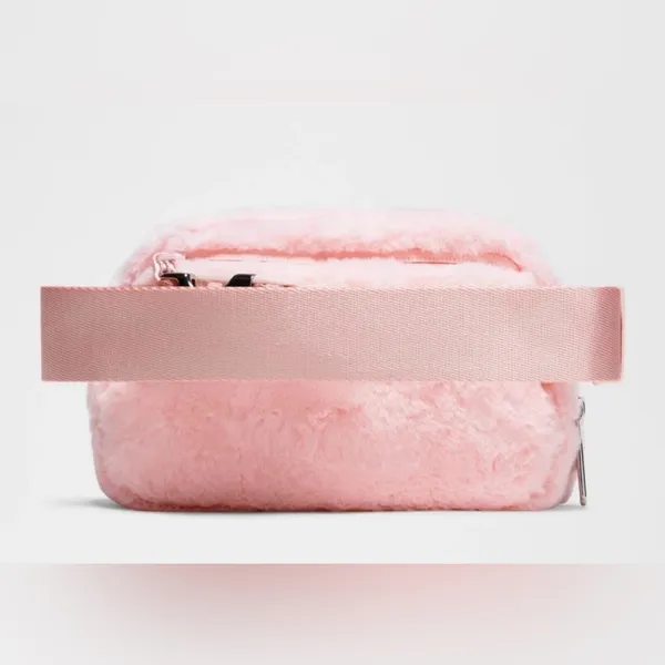 Lululemon NWT Everywhere Belt Bag Plush Fleece Strawberry Milkshake Pink 1L - Image 3