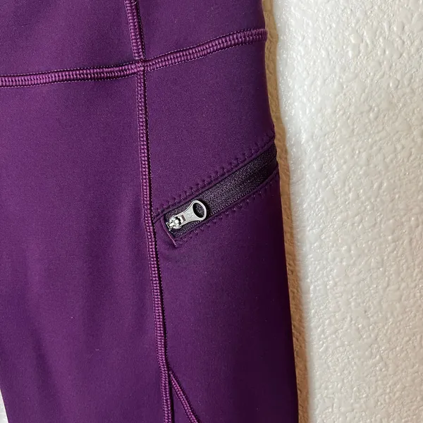 Lululemon purple fleece leggings with zipper thigh pockets WOMENS 6 - Image 3